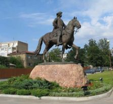 В настоящее время памятник Петру Первому находится по адресу улица Бривибас 223
